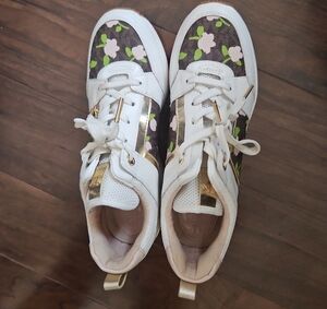 MICHAEL Michael Kors White and Gold Sneakers Classic Design